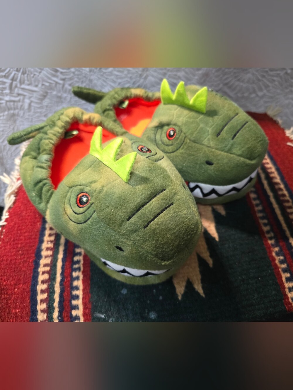 Robeez Green Dinosaur Kids Slippers - Plush Light Up Slip-Ons Kids Sz 13/1